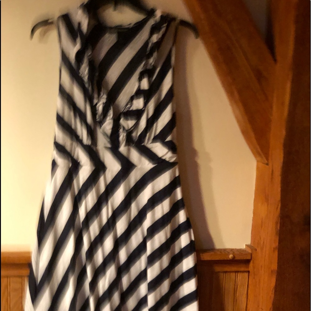 Sleeveless low cut neckline dress